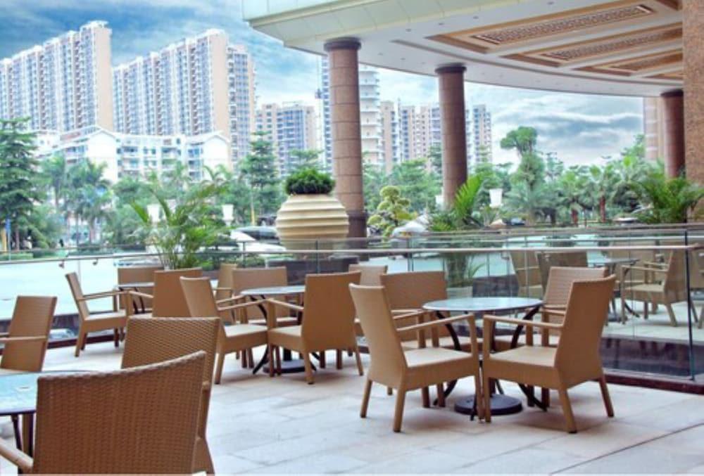 Hotel Ramada Shenzhen Baoan Esterno foto