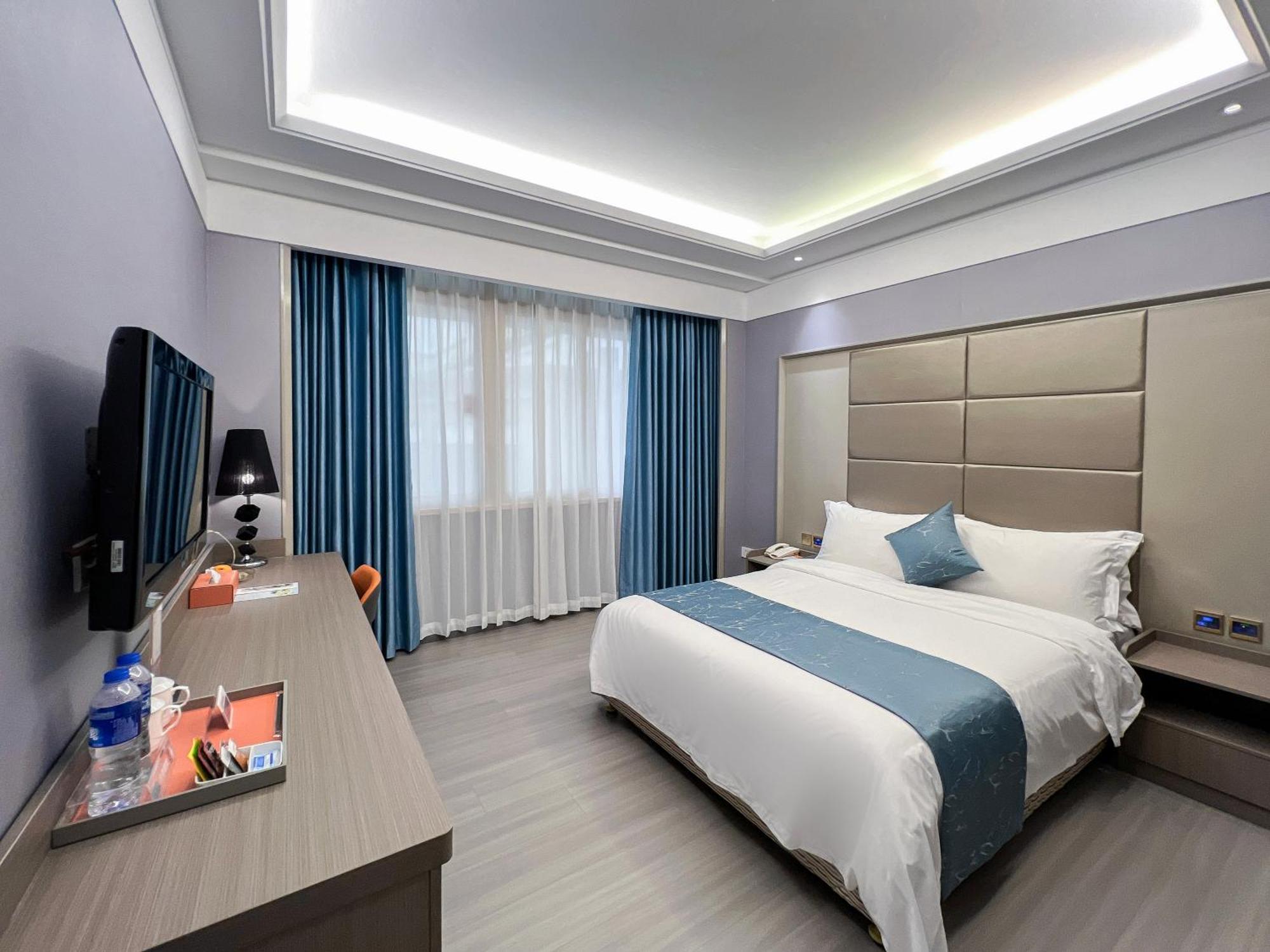 Hotel Ramada Shenzhen Baoan Esterno foto