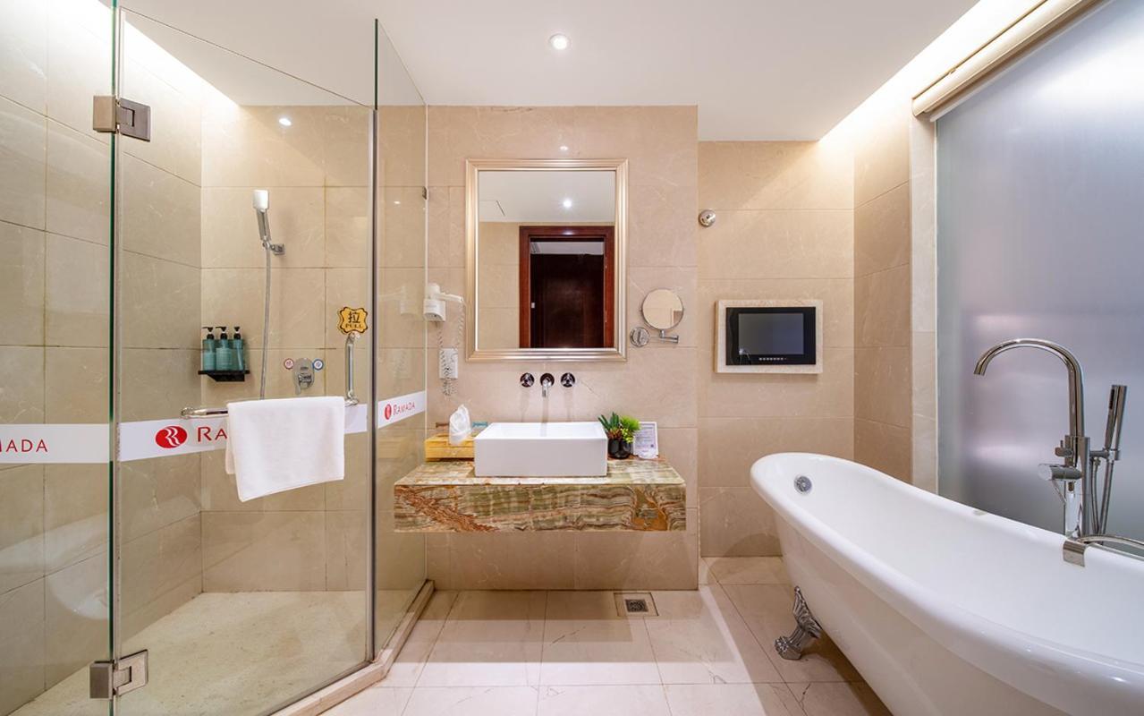 Hotel Ramada Shenzhen Baoan Esterno foto