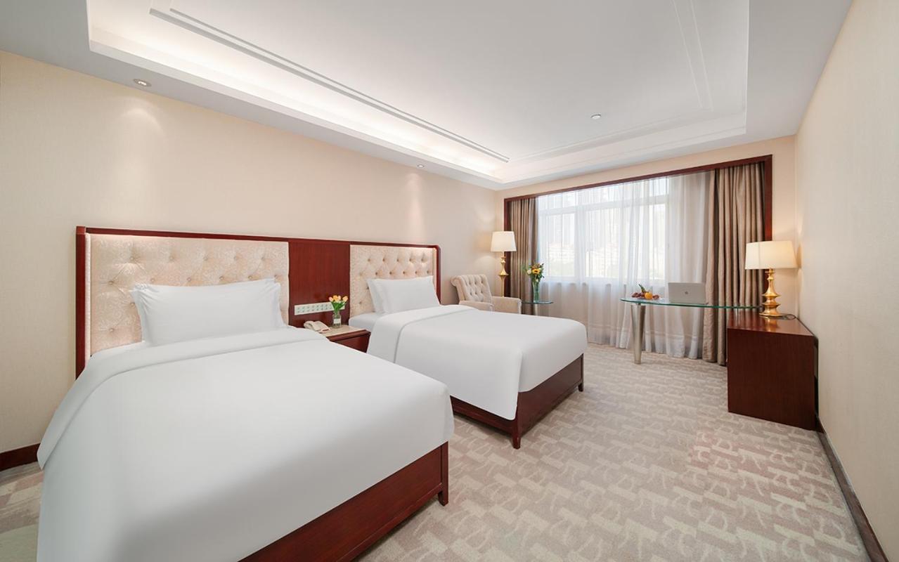 Hotel Ramada Shenzhen Baoan Esterno foto