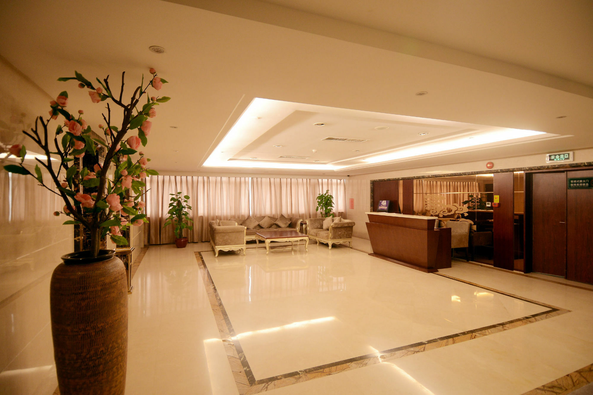 Hotel Ramada Shenzhen Baoan Esterno foto