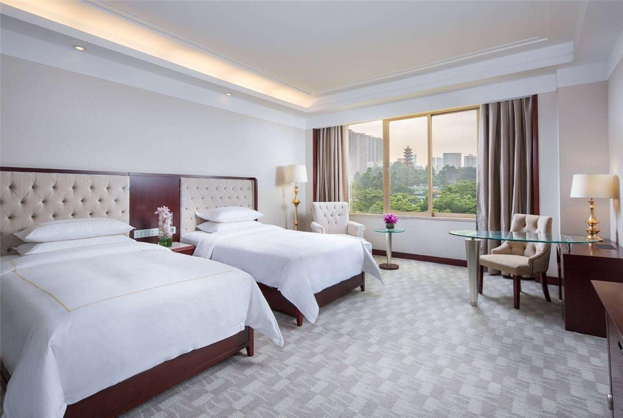 Hotel Ramada Shenzhen Baoan Esterno foto